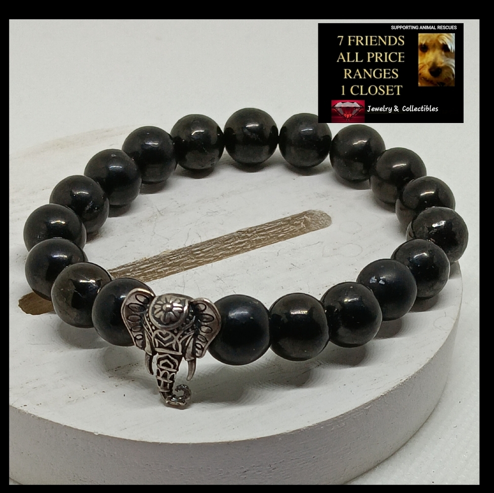 Black Bead w Silvertone Elephant Focal Stone Bracelet.